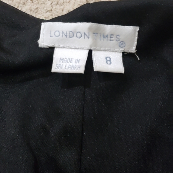 London Times 8 floral explosion v neck cap sleeve Diagnol ruffle tiers stretchy - Picture 5 of 6